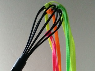 Balloon whisk with ribbons